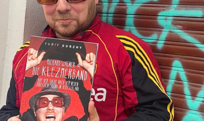 Yuri Gurzhy, Herausgeber, Sänger und Gitarrist